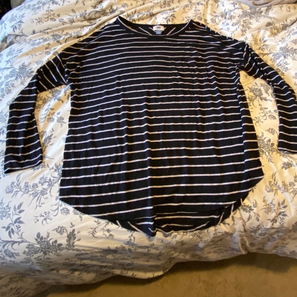Old navy L black and white striped sweater